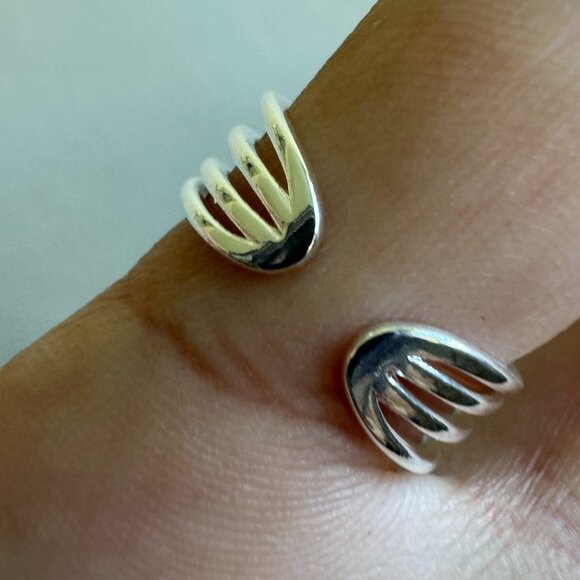 Sterling Silver 925 Triple Band Ring with Three Hearts - Picture 3 of 6